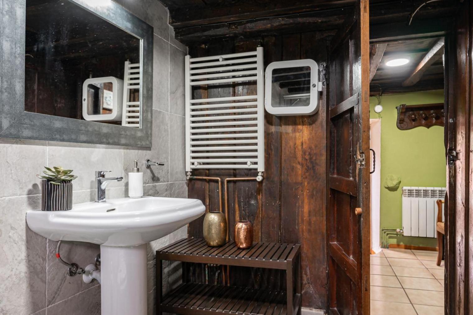 Casa Rural La Carrozal Senda Del Oso Orelleiru Exteriör bild