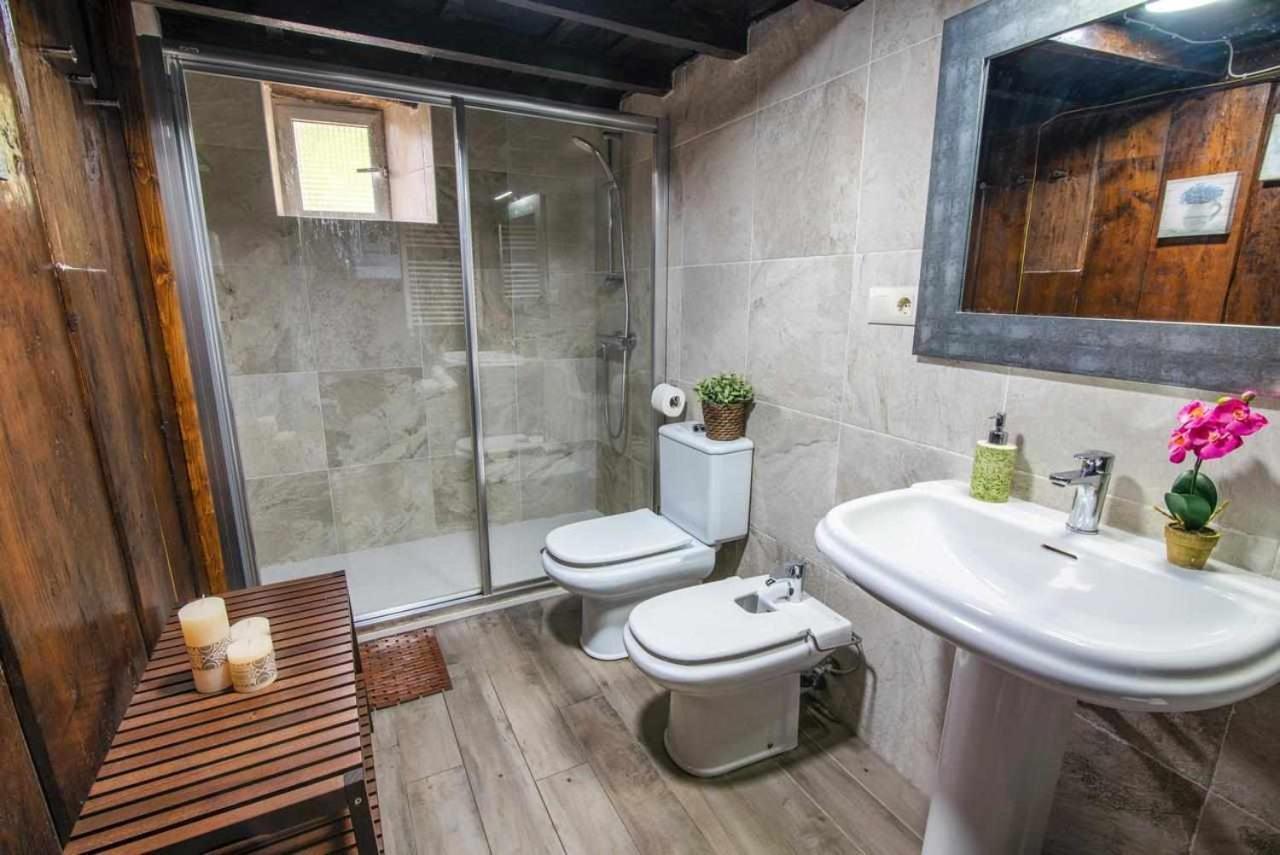 Casa Rural La Carrozal Senda Del Oso Orelleiru Exteriör bild