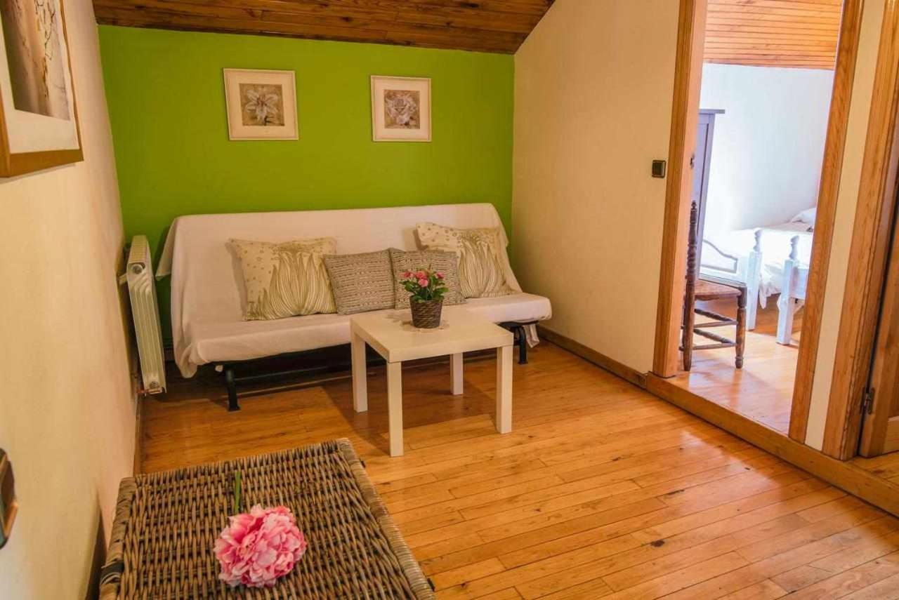 Casa Rural La Carrozal Senda Del Oso Orelleiru Exteriör bild