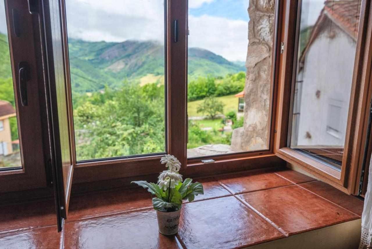 Casa Rural La Carrozal Senda Del Oso Orelleiru Exteriör bild