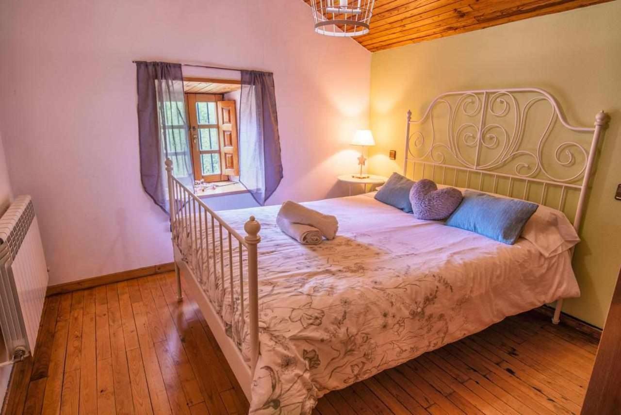 Casa Rural La Carrozal Senda Del Oso Orelleiru Exteriör bild