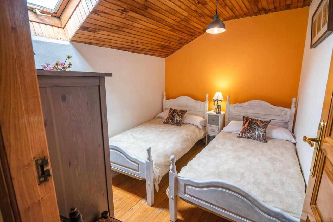 Casa Rural La Carrozal Senda Del Oso Orelleiru Exteriör bild