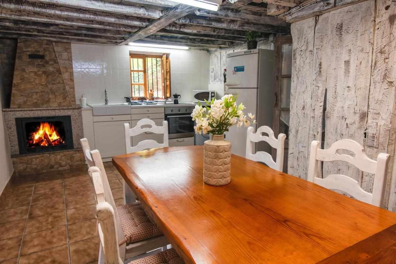 Casa Rural La Carrozal Senda Del Oso Orelleiru Exteriör bild