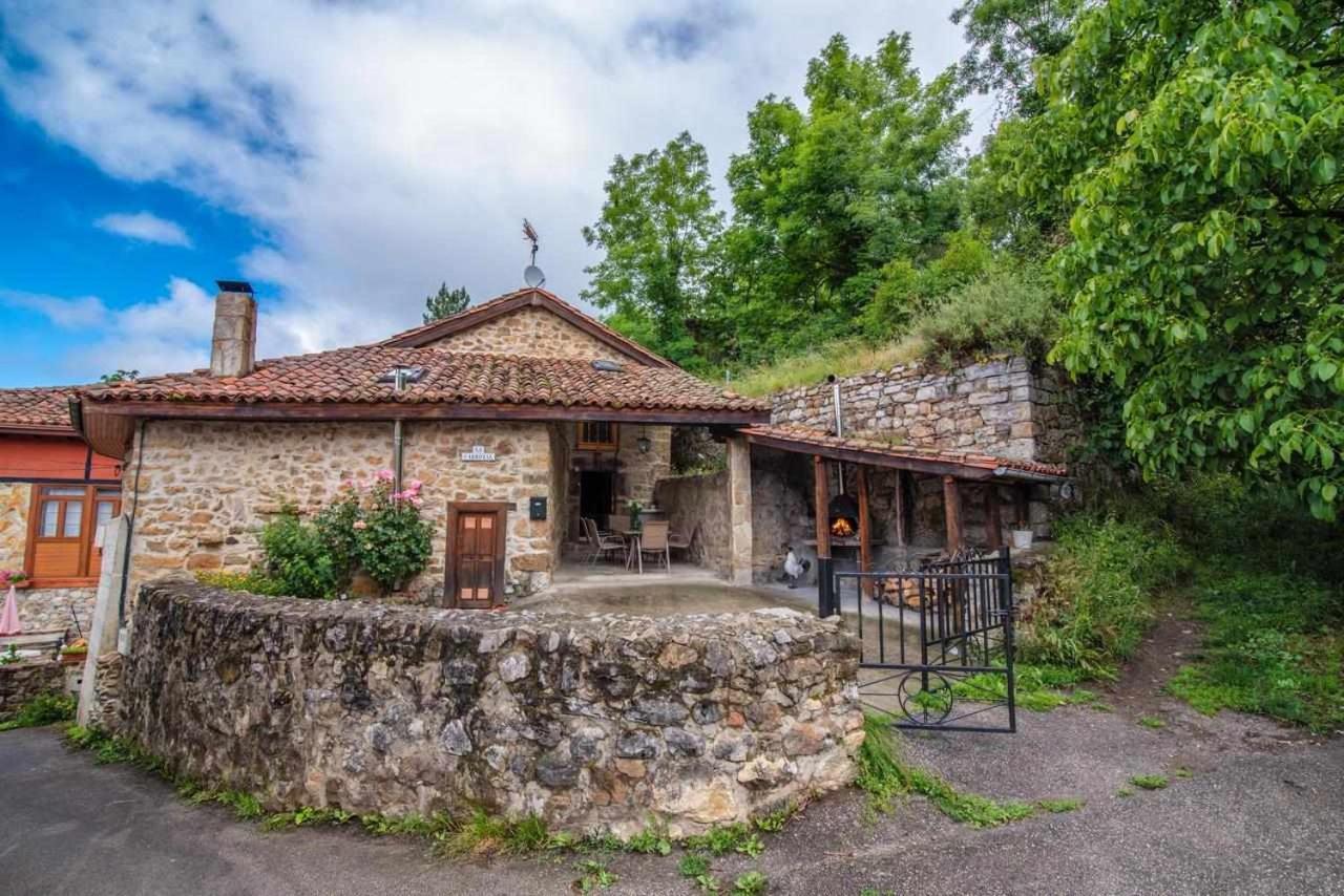 Casa Rural La Carrozal Senda Del Oso Orelleiru Exteriör bild