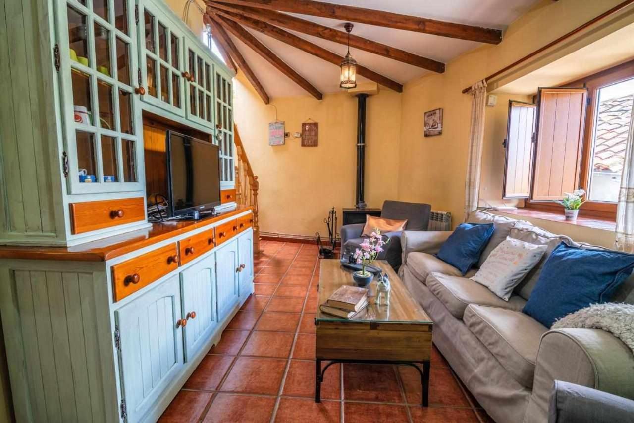 Casa Rural La Carrozal Senda Del Oso Orelleiru Exteriör bild