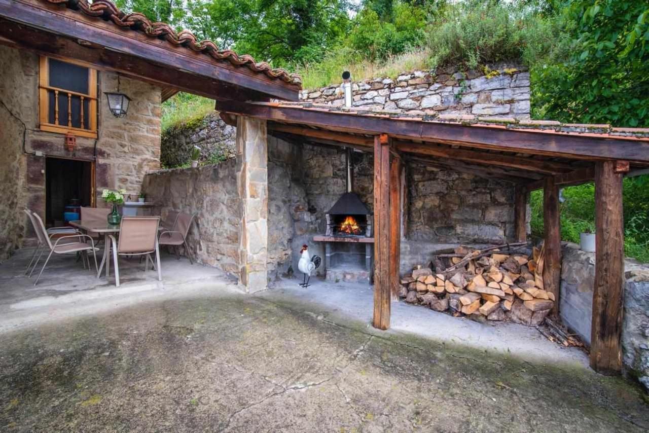 Casa Rural La Carrozal Senda Del Oso Orelleiru Exteriör bild